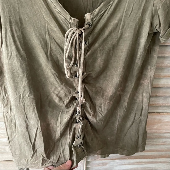 American EAGLE soft & sexy olive green tee with lace up front & acid wash size:S - Picture 5 of 5